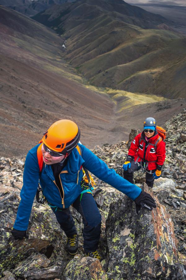 Tsagaan Shuvuut (White Bird) Mountain 