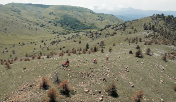 Guided vs. Unguided Motorbike Trips in Mongolia: Which One Should You Choose?