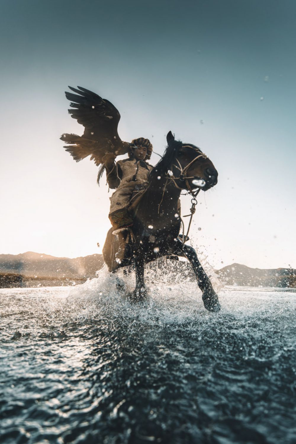 Adlerjäger auf Pferd in Bayan Ulgii westliche Mongolei