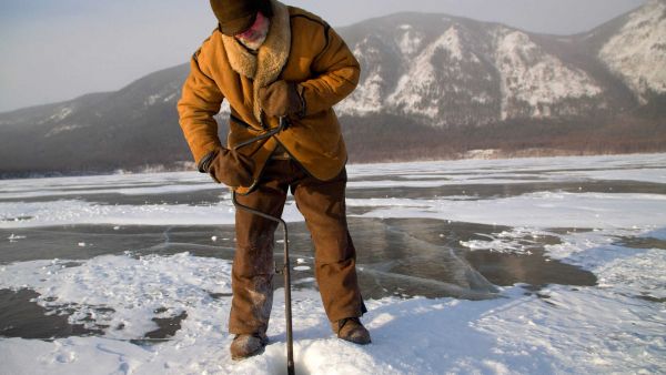 Eisfischen in der Mongolei