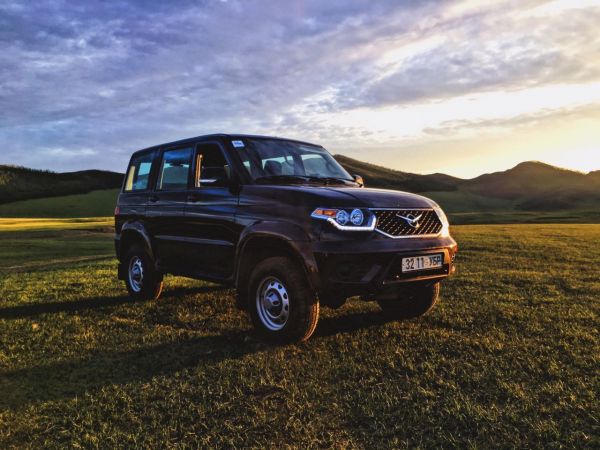 Offroad legend UAZ Patriot 4x4 car rental in Mongolia