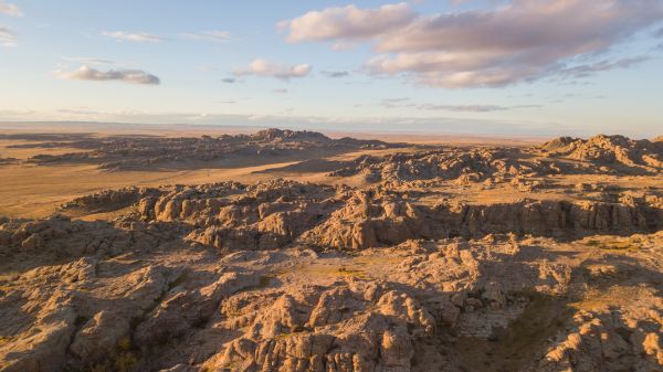Baga Gazariin Chuluu in Dundgovi