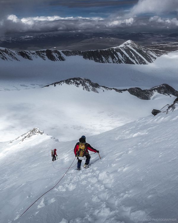 Khuiten Peak Mountain