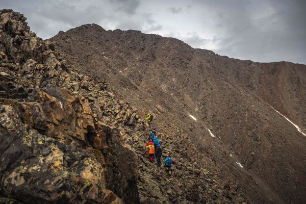 Tsagaan Shuvuut (White Bird) Mountain 