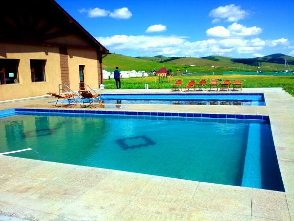 Heiße Quelle Tsenkher in Archangai