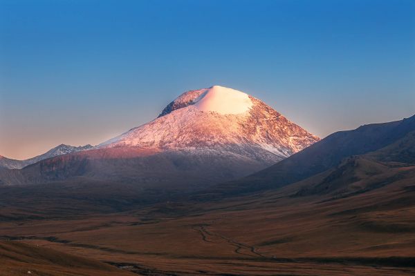 Otgontenger Mountain