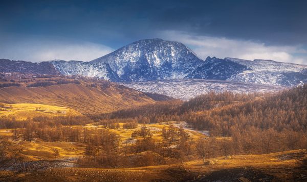 Otgontenger Mountain