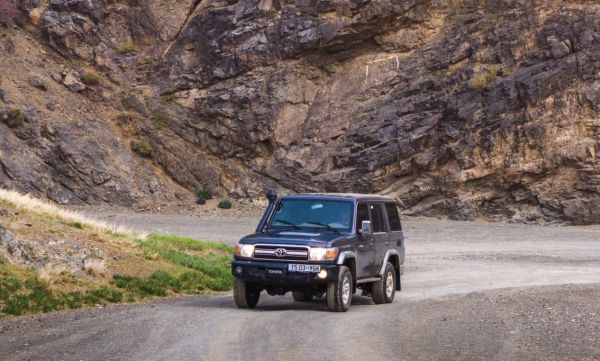 Toyota Landcruiser  4x4 Car Rental